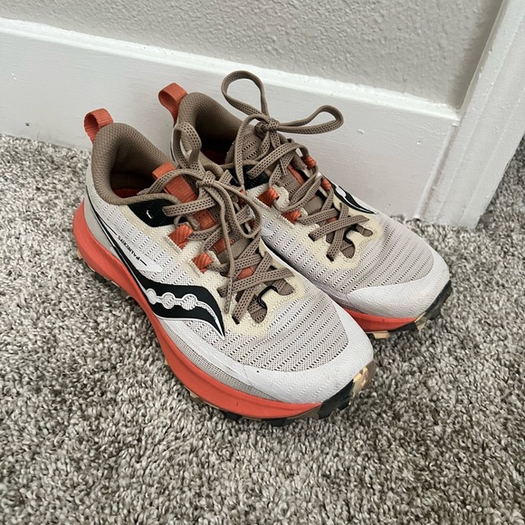 Saucony Shoes - Saucony Tan and Red Athletic Sneakers